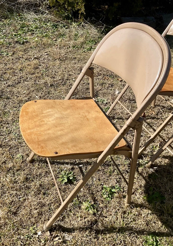 Lote 3 sillas plegables de metal y madera American Seating Co. de colección mediados de siglo mcm Foto 3 de 4