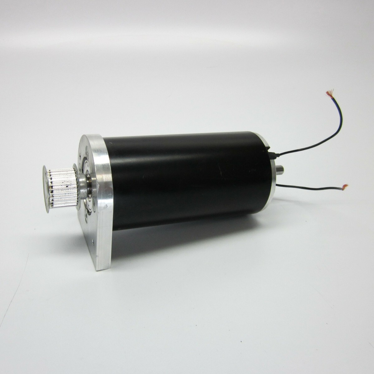 DCモーター maxon 型番 118683　３個　まとめ売り DCモーター maxon 型番 118683 3個 まとめ売り Maxon 代理店 | RS