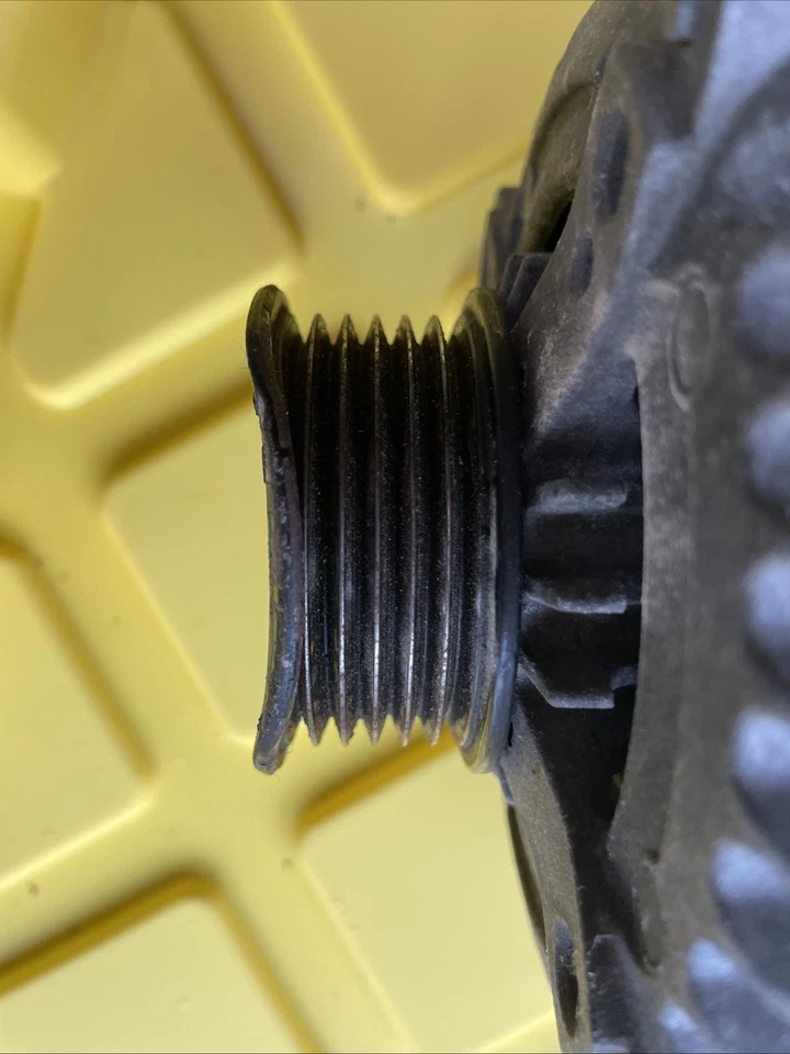 Оригинальный генератор переменного тока Dodge Challenger 04801866AC Denso 91 000 миль 2011-2014 годов выпуска - Изображение 3 из 4