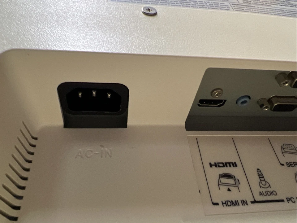 Toshiba 19AV51U 19" 720p TV Flatscreen Monitor HDMI RV Dorm Kids - Image 4 of 4