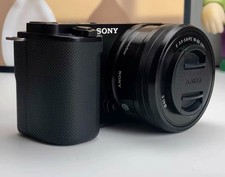 Sony Alpha ZV-E10 APS-C Mirrorless Vlog Camera With 16-50mm Lens Black ZVE10