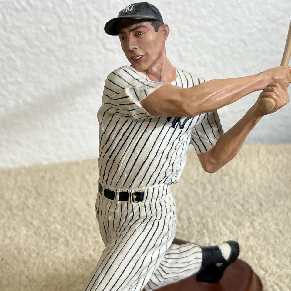 Joe DiMaggio Yankees 2001 8" Danbury estatua como nueva con base - gran pieza de exhibición Foto 2 de 4