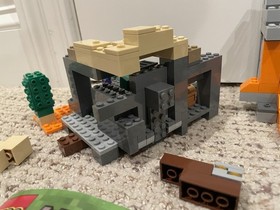 Lego Minecraft The Iron Golem 21123, The Dungeon 21119 , And The Cave 21113 LOT 
