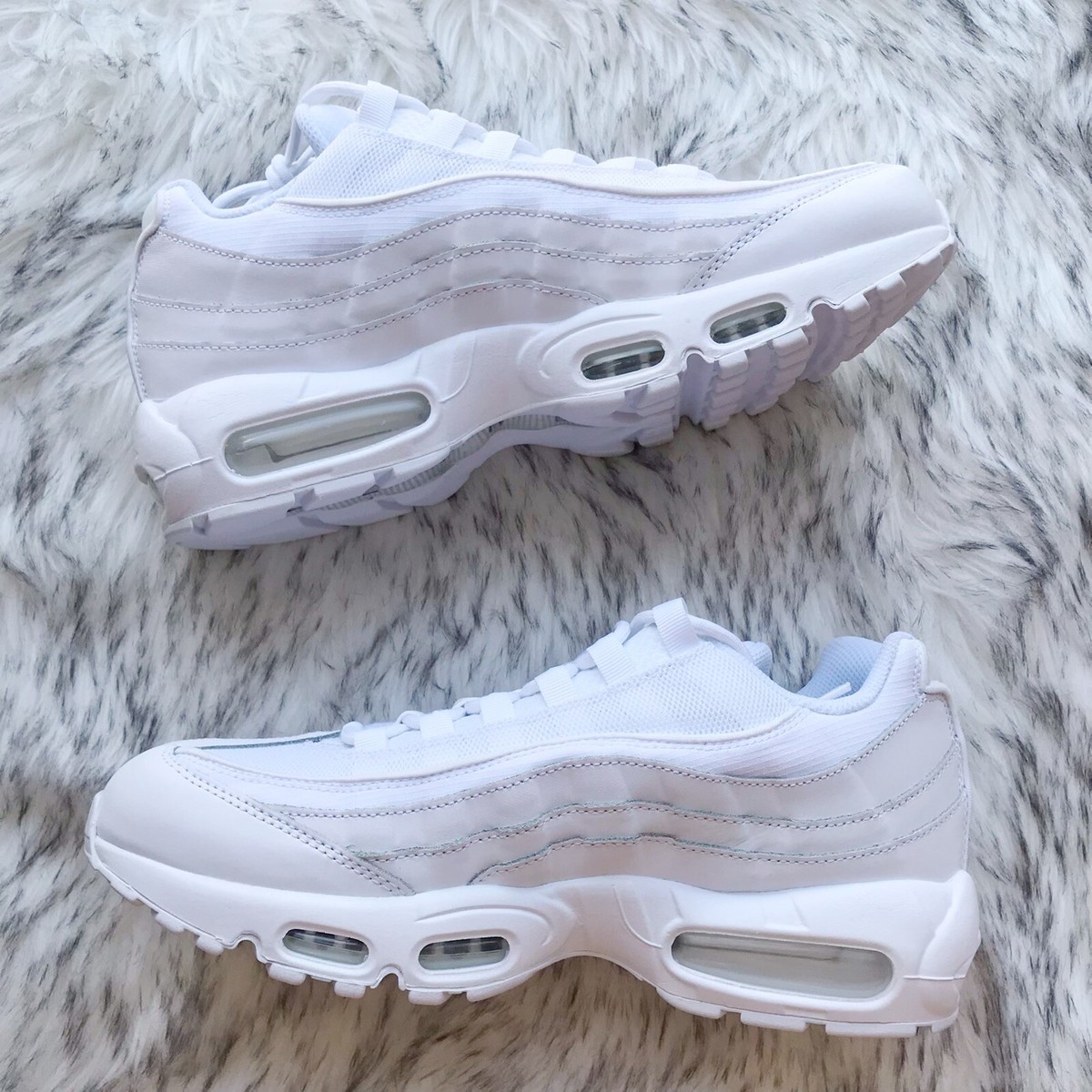Nike Air Max 95 Triple White CT1268-100 Men's 7.5 fits Women's 9
