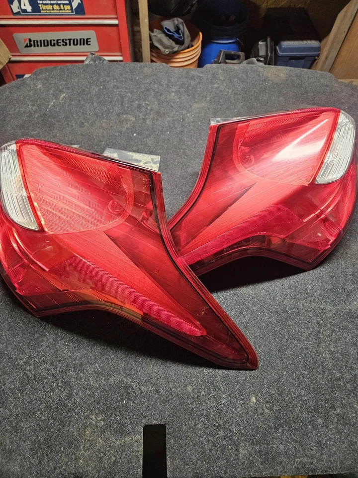 2012-2014 Ford Focus Hatchback Tail Lights Lamps - Image 3 of 3