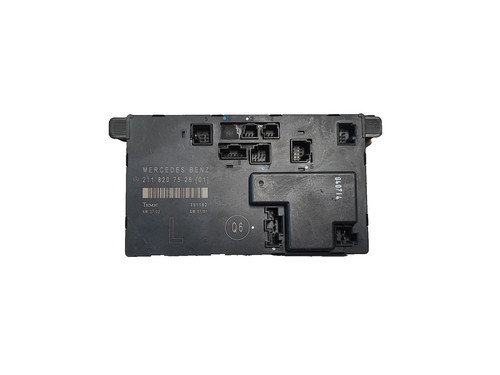 Mercedes W211 220CDI Bj04 Türsteuergerät vo links 2118207526