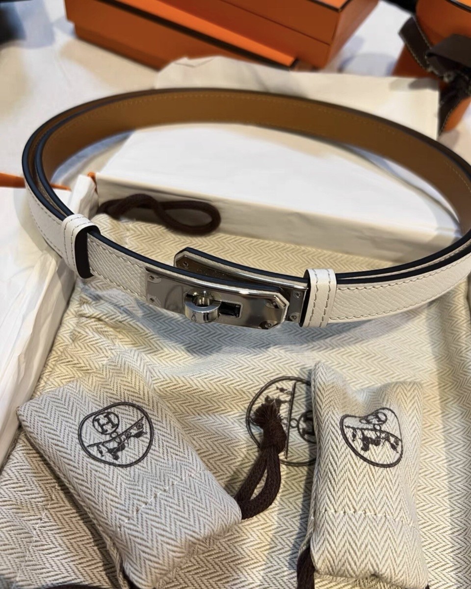 NIB HERMES Kelly 18 Belt Blanc/Palladium hardware Authentic  display picture 3