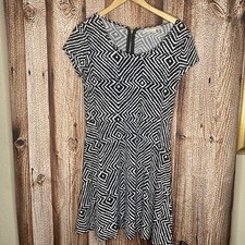 Michael Kors Black & White Sleeveless Dress Size Medium EUC