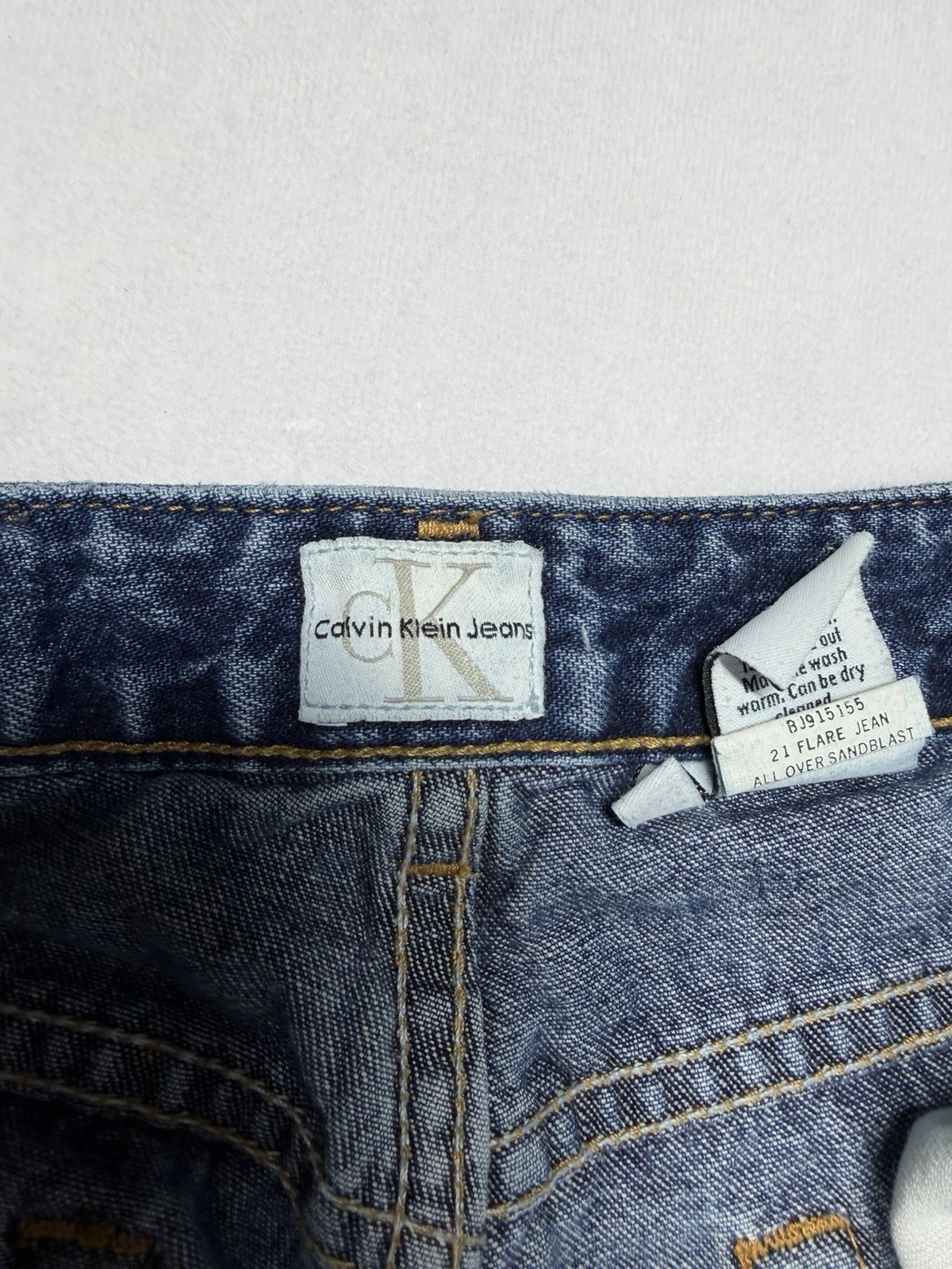 Calvin Klein Jeans Womens 5 Cute VTG Jeans 21” Extreme Flare All Over Sandblast thumbnail 8