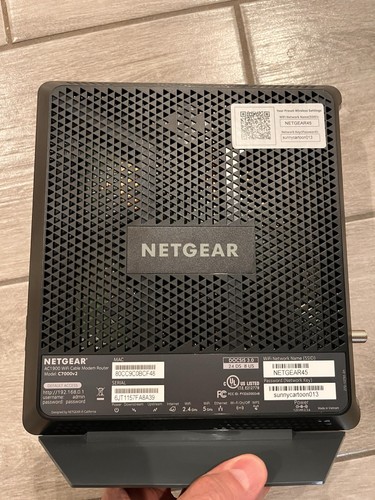 NETGEAR Nighthawk DOCSIS 3.0 1.9Gbps Two-in-one Cable Modem + WiFi Router C7000 - Picture 3 of 5