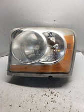 2004-2005 Dodge Durango Driver Left Lh Headlight 3 Light Socket Oem 1330480 2004-2005 Dodge Durango Driver Left Lh Headlight 3 Light Socket Oem 1330480