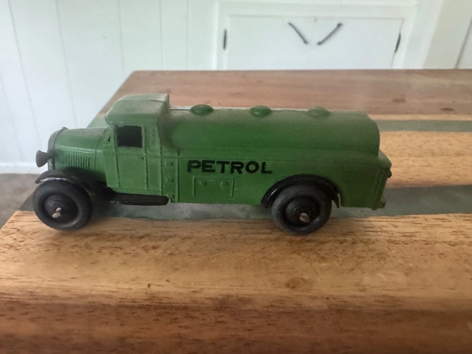 VINTAGE DINKY TOYS MECCANO #25 PETROL TANK WAGON GREEN - Image 3 of 4