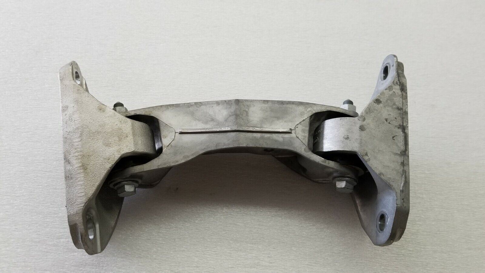 LAMBORGHINI HURACAN LP610 CROSS MEMBER DIFFERENTIAL LEFT SUPPORT OEM 4S0599285B