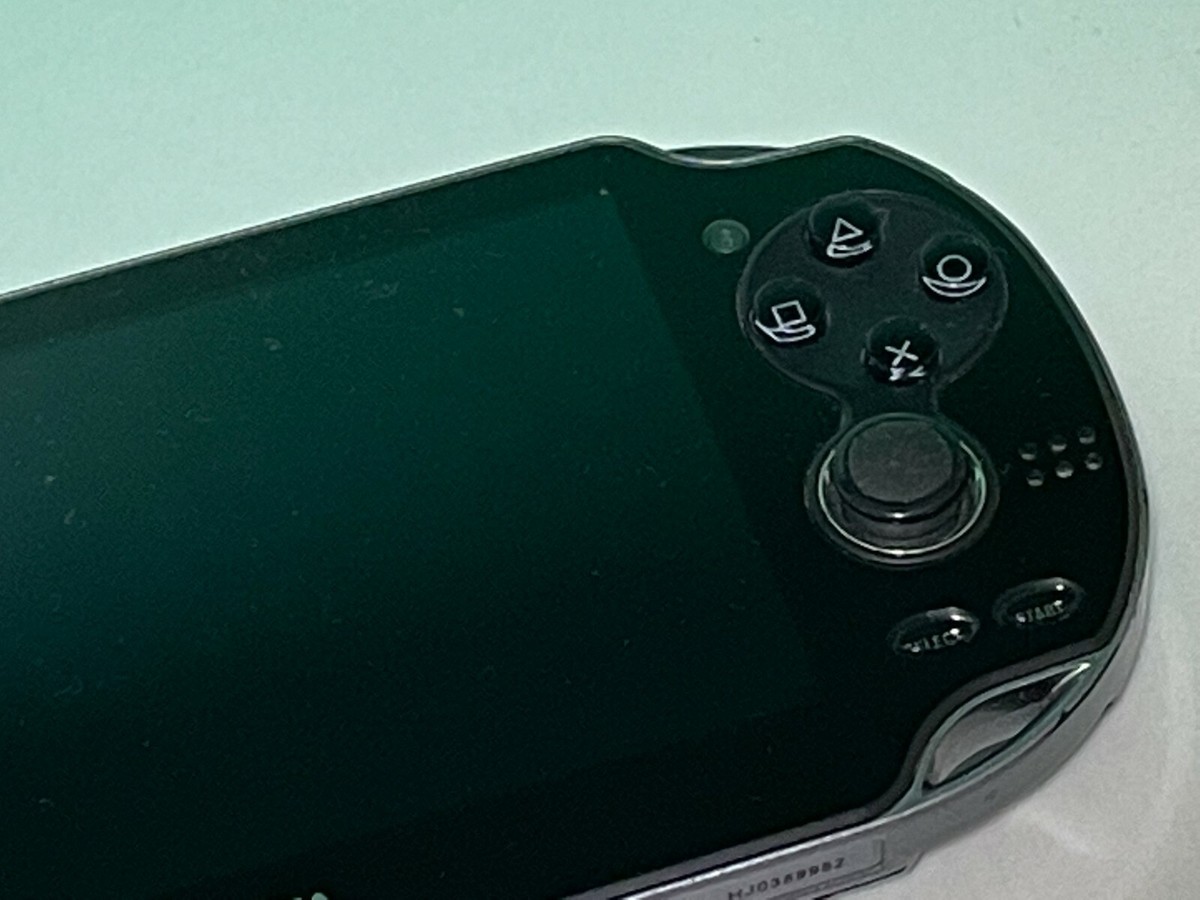 SONY - PS Vita 初代1000 3G/Wi-Fiモデル　中古 SONY PSVita VITA 1000 本体 中古 付属品完備 選べる4色 完品 外