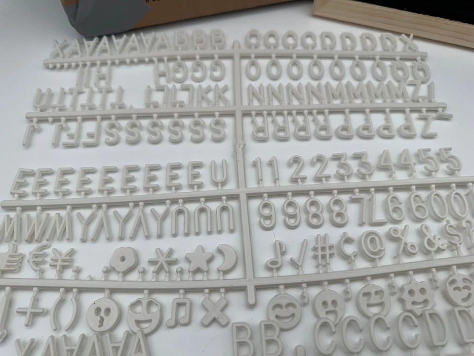 Letterboard Holzrahmen Buchstaben 290 Zeichen 30x23cm Buchstabentafel Rillen - Bild 3 von 4