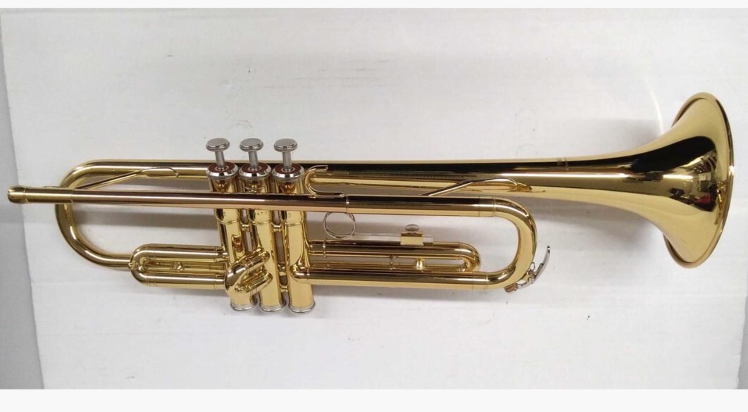 YAMAHA YTR-1335 Bb Trumpet Gold 470478 w/Hardcase w YAMAHA YTR-1335 Bb Trumpet Gold 470478 w/Hardcase w