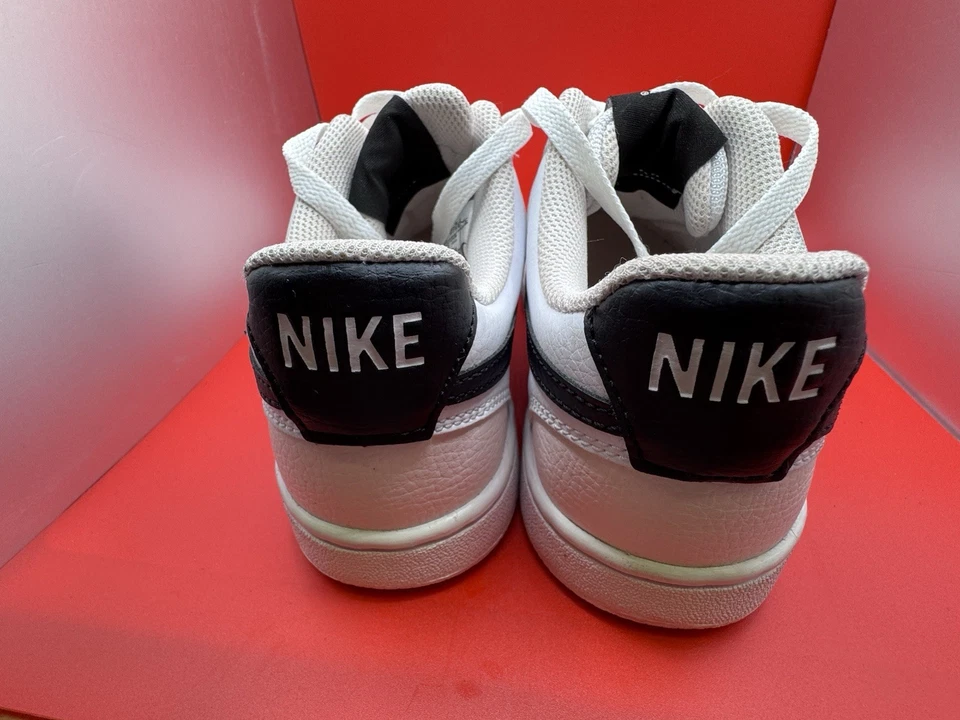 Tênis feminino Nike Court Vision Low Next Nature branco/rosa claro macio/preto - Imagem 3 de 4