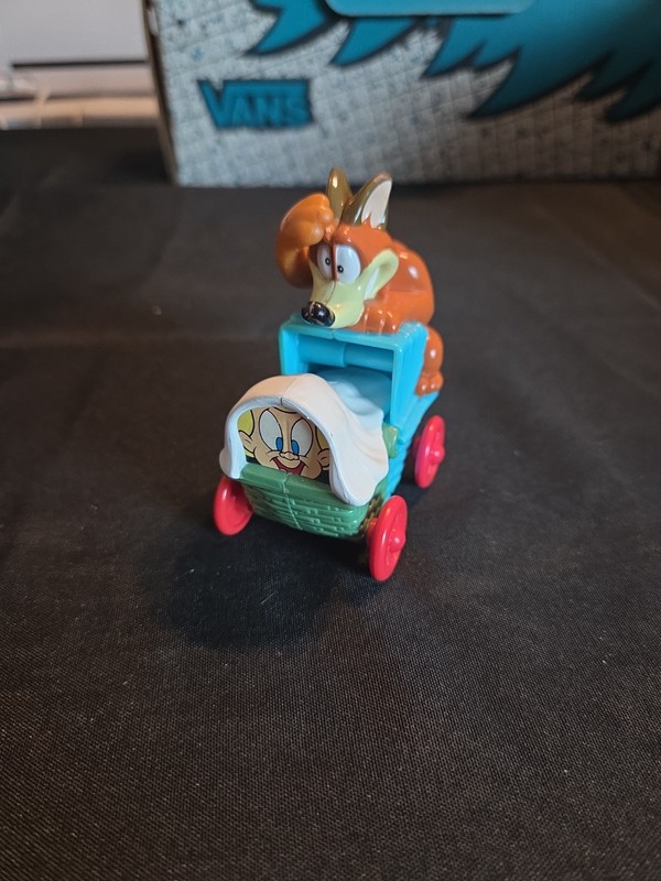 Animaniacs Mindy and Buttons Toy Baby Carriage 1994 Mcdonalds Happy Meal