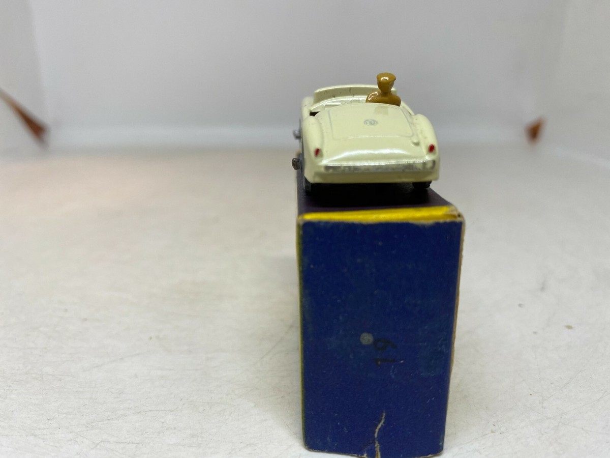 （1830）　MATCHBOX　No.19　MG A　スポーツカー original 1956 MATCHBOX 19A MG SPORTS CAR in Original B2 MOKO