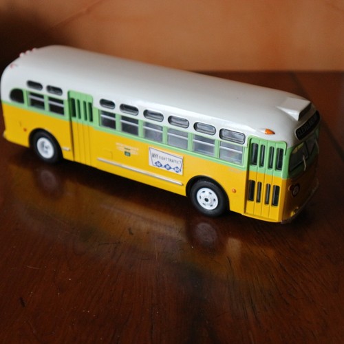 Voiture autobus autocar miniature collection GM TDH 3714 ROSA PARKS - Imagen 2 de 5