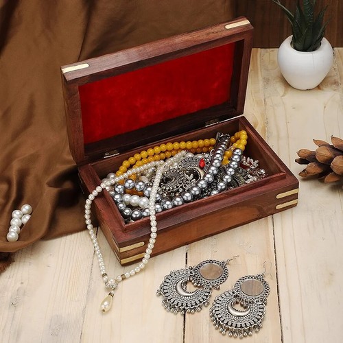 Schmuckkästchen aus Holz für Damen handgeschnitzt Geschenkartikel #3 - Bild 3 von 4