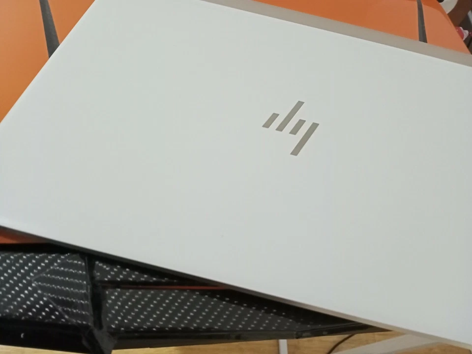 HP SPECTRE 13.3 LAPTOP high performance - Image 4 of 4