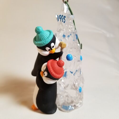 1995 Hallmark Keepsake Ornament Friendly Boost Penguins with Box - Afbeelding 1 van 10