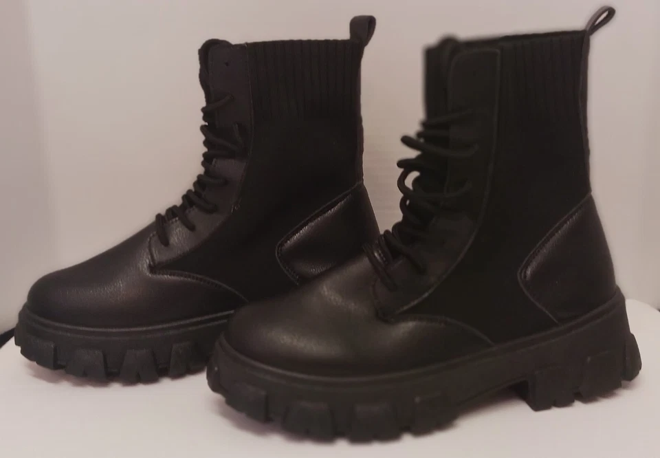 Nueva bota de combate Charlotte Russe para mujer negra con cordones plataforma al tobillo talla 9 Foto 3 de 4