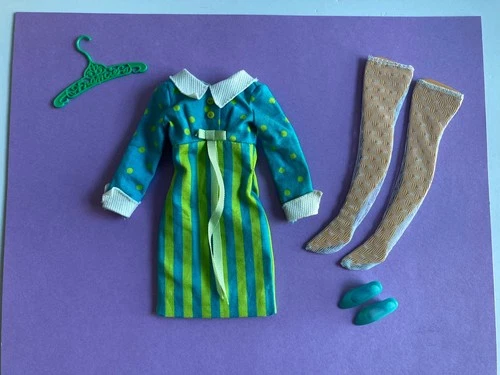 VTG 1966 BARBIE FRANCIE IT'S A DATE COMPLETE - STOCKINGS on CARDS!