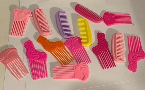 LOT Of 14 Vtg BARBIE + FASHION DOLL ACCESSORIES HAIR COMBS - LOT66-29