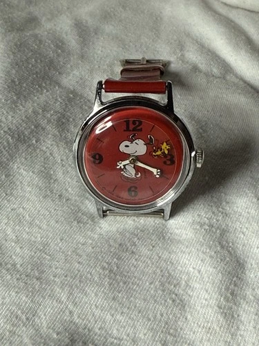 Vintage 1976 Timex Sprite Snoopy Wristwatch With Floating Woodstock