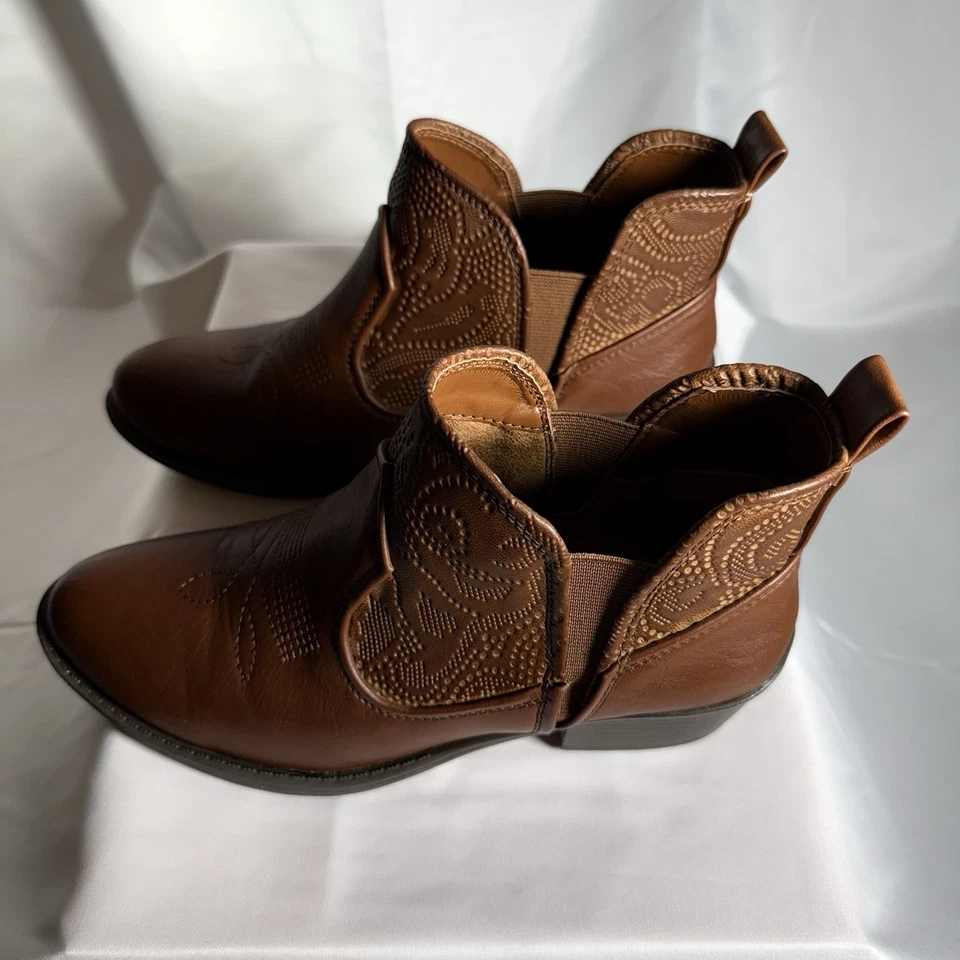 Botas para mujer Easy Street marrón imitación cuero estilo occidental.  Usado, talla 6M Foto 4 de 4