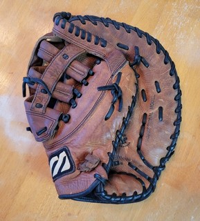 MIZUNO Vintage MVT F011 First 1st Baseman Baseball Glove RHT Right Hand Throw