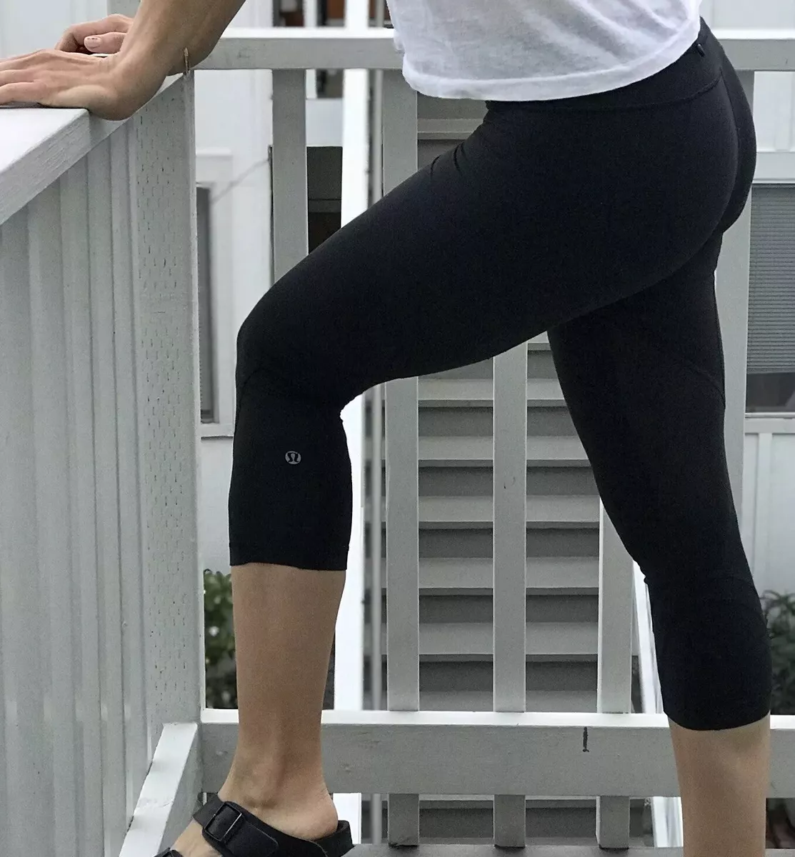 Legging capris shop with pockets