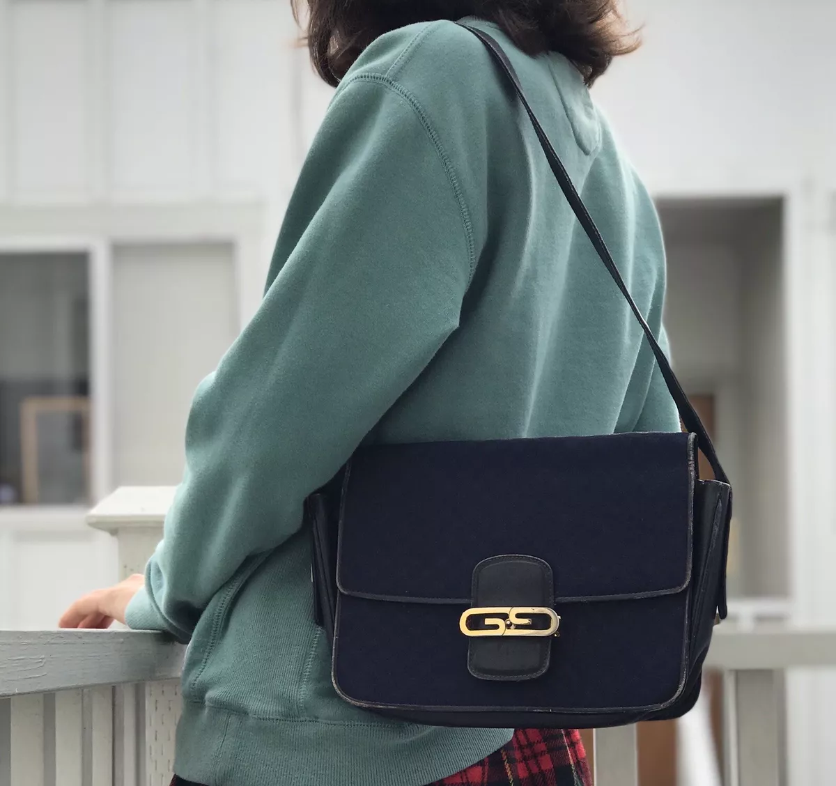 GUCCI Bag. Gucci Vintage Navy Blue Leather Shoulder / Shoulder