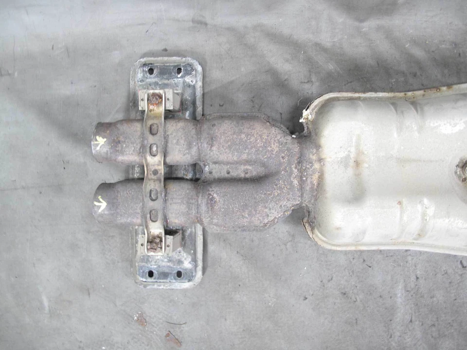 BMW E38 750iL M73 V12 Factory Center Exhaust Muffler Resonator Silencer USED OEM — 第 2/4 张图片