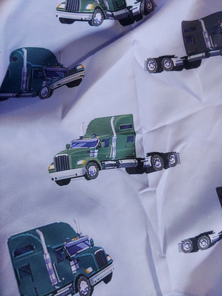 Sábana bajera ajustada hecha a mano. Azul claro con semirremolques. Peterbilt, Freightliner Foto 3 de 4