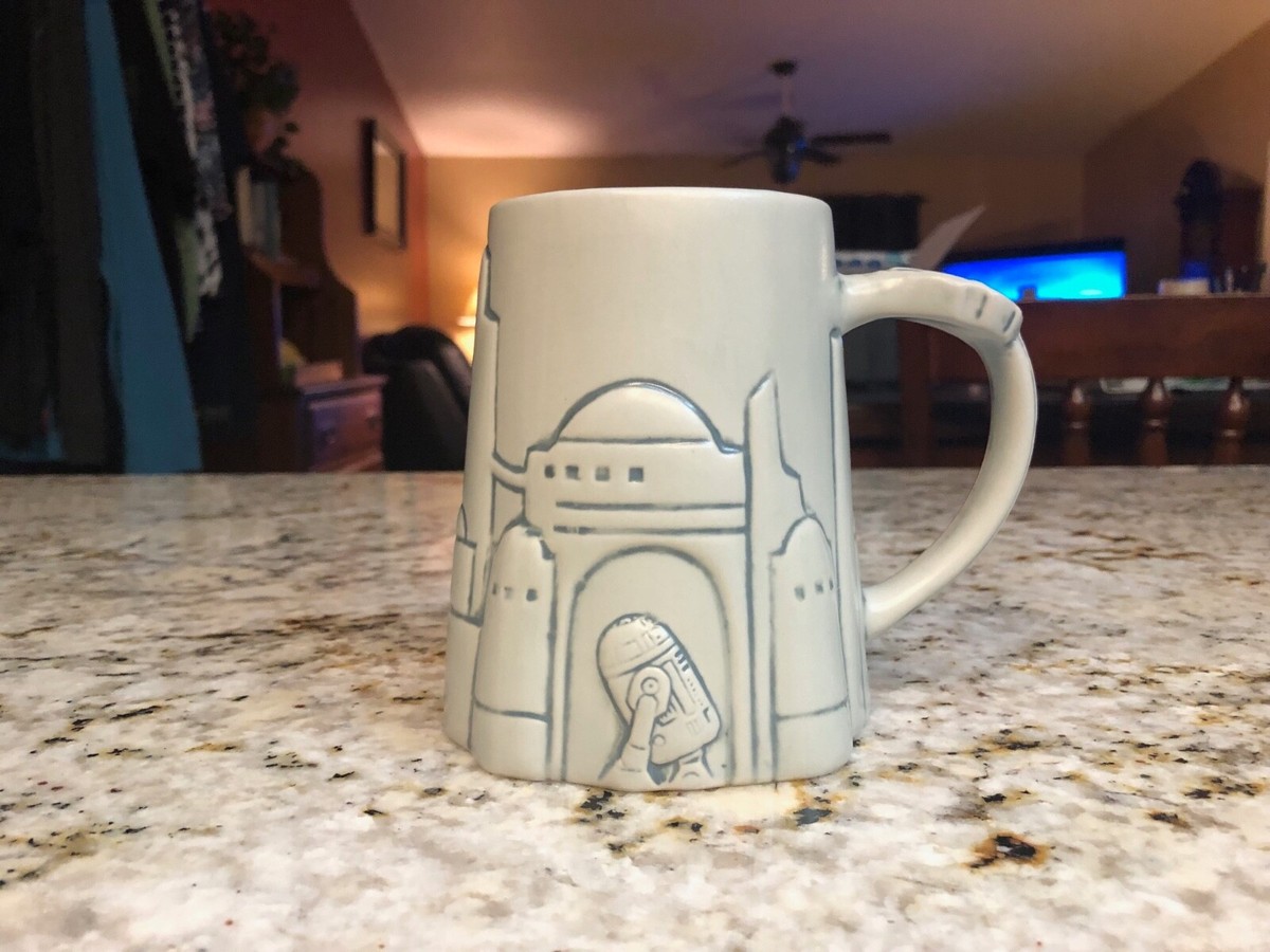 New Disney Star Wars Galaxy's Edge R2D2 BATUU MILLENNIUM FALCON