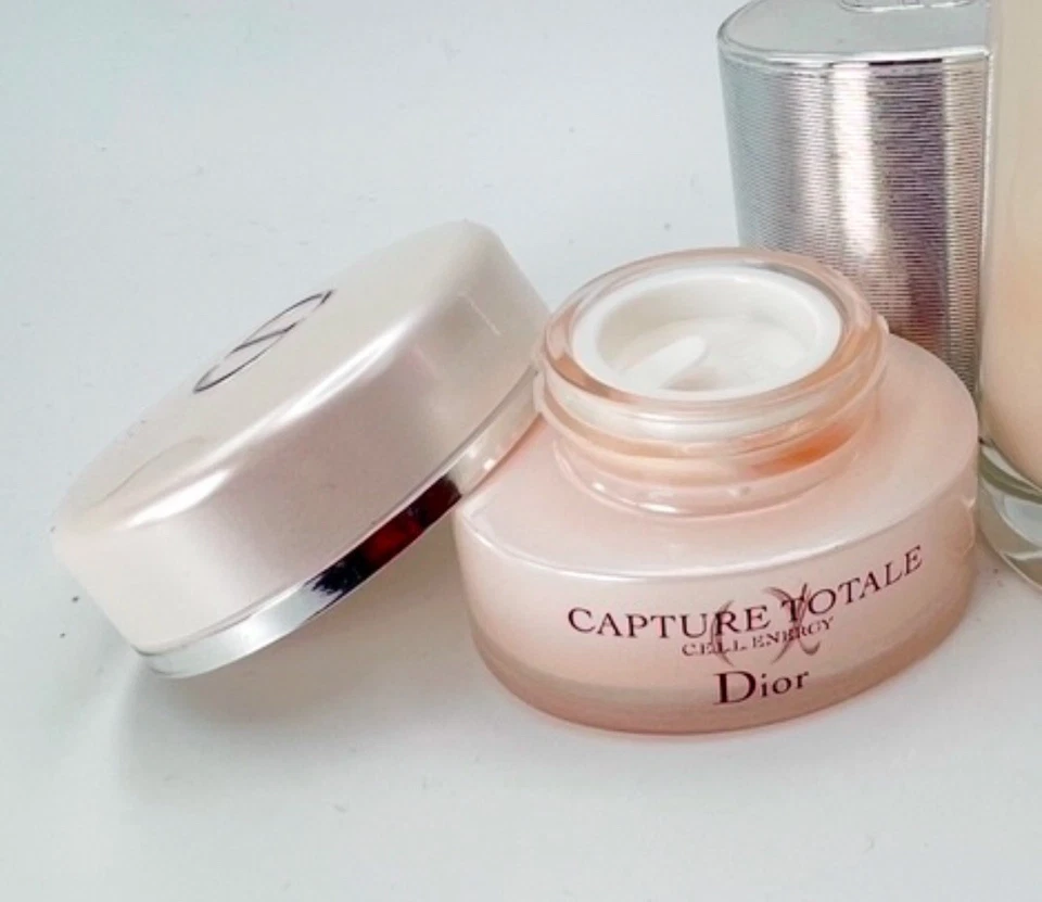 Crema reafirmante reductora de arrugas Dior Capture Totale CELL Energy 15 ml Foto 2 de 4