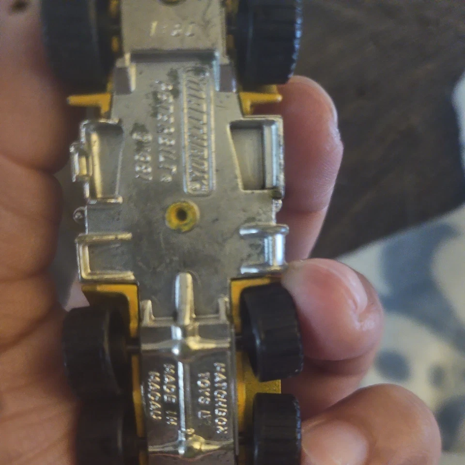 Matchbox 1981 Peterbilt Yellow Pace Construction Dump Truck - Image 3 of 4