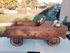 VINTAGE ANTIQUE RED METAL FIRE CITY BATTALION #1 PEDDLE CAR