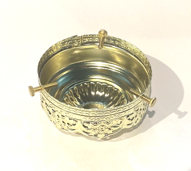 NEW-OLD STOCK 3-1/4" POLISHED GILT STEEL FILIGREE FITTER SHADE HOLDER W/3 SCREWS NEW-OLD STOCK 3-1/4" POLISHED GILT STEEL FILIGREE FITTER SHADE HOLDER W/3 SCREWS
