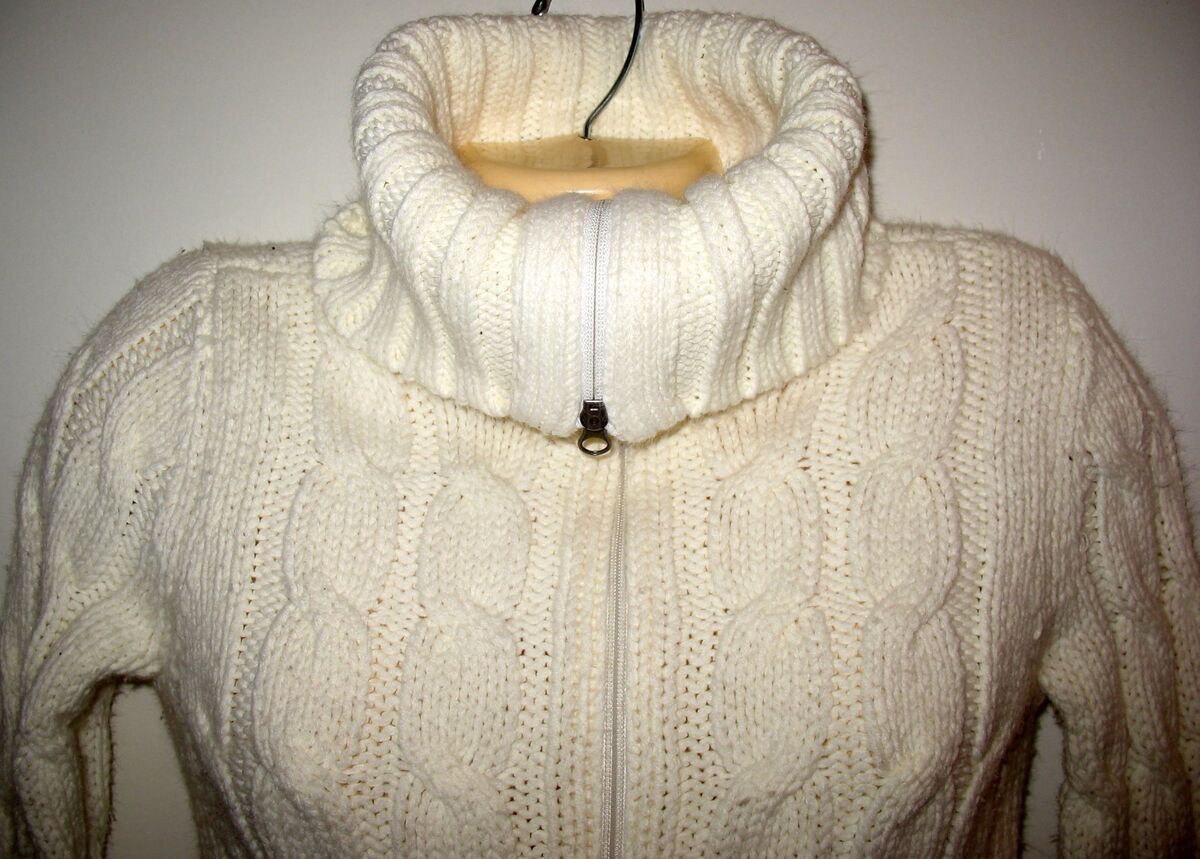 ARIZONA JEAN CO. - WHITE - JR. M - CABLE KNIT - ZIPPER FRONT ARIZONA JEAN CO. - WHITE - JR. M - CABLE KNIT - ZIPPER FRONT