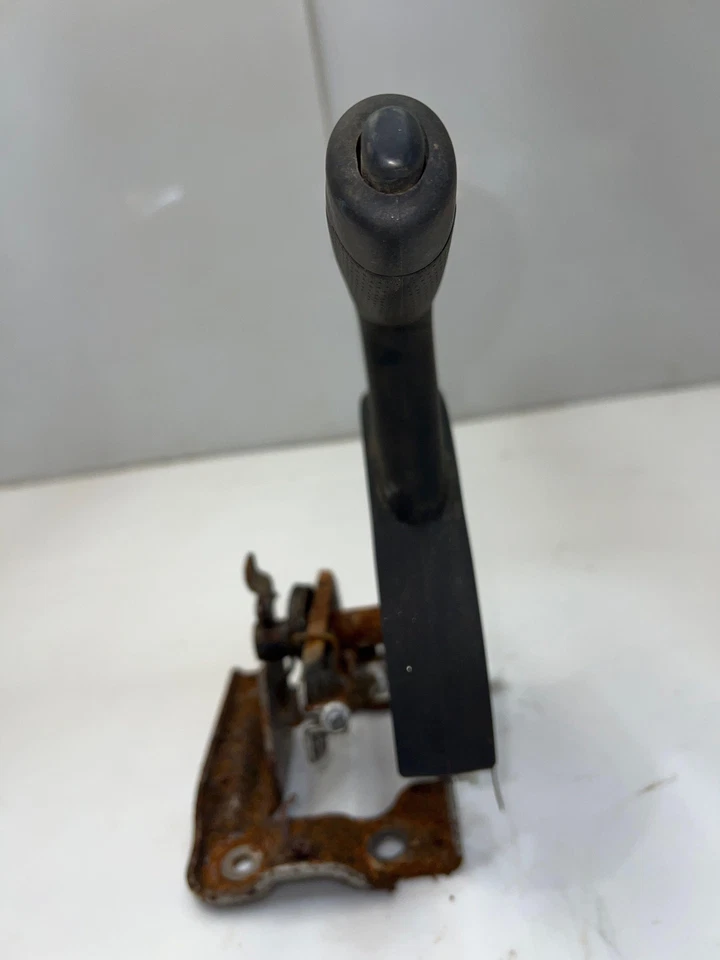 2011 - 2017 年日产 Juke 停车制动控制杆 原始设备制造商 36010-1KA3A — 第 2/4 张图片