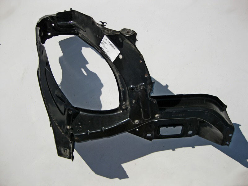 Mercedes-Benz A1646200391 Left headlight eyepiece ML W164 GL X164 