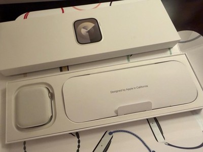Apple Watch Series 9 Starlight: 45mm wifi+cellular, unlocked, in box EUC
