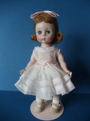 Madame Alexander-kins 1956 8'' BKW Doll ''WENDY INVITES GUEST FOR LUNCHEON'' #542