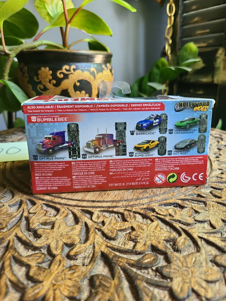 Jada Transformers Bumblebee 2016 Chevy Camaro Die-Cast Car 1:32 The Last Knight - Image 4 of 4