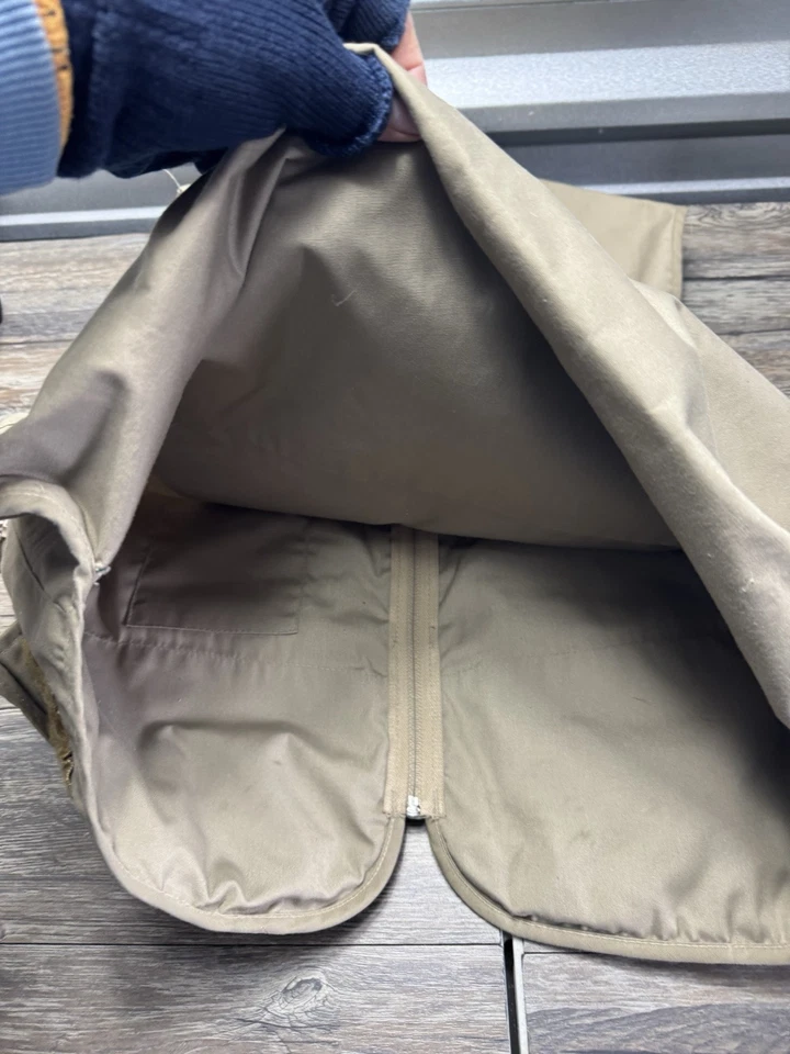 Columbia Sportswear Padded Hunting Shooting M USA Vest Khaki Beige Zip Pockets - Image 4 of 4