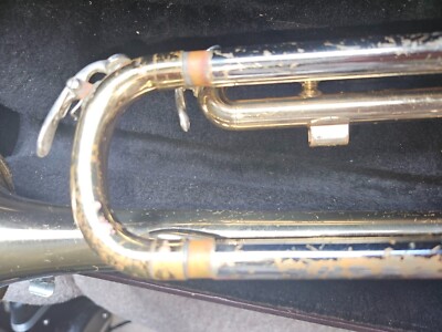 Yamaha YTR-2320 Trumpet. Japan. Good cond if get curves un-stuck
